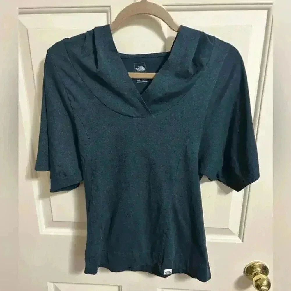 3/$30 The North Face Short Sleeve Hoodie Hooded‎ Top Shirt XS